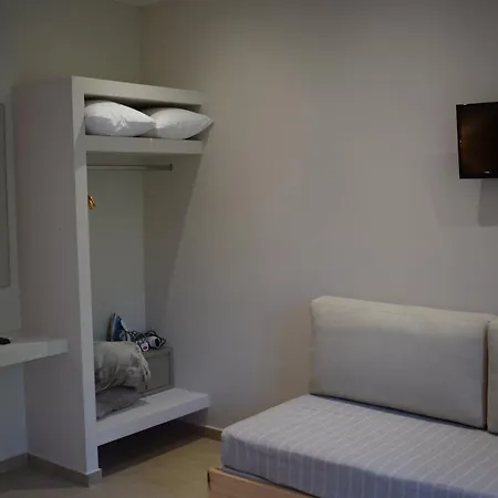 Apartment Red Rose Garden *