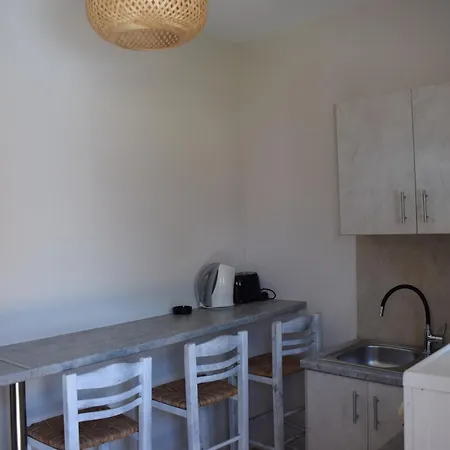 Apartment Red Rose Garden Planos