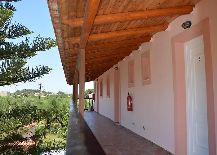 Red Rose Garden Διαμέρισμα Τσιλιβί